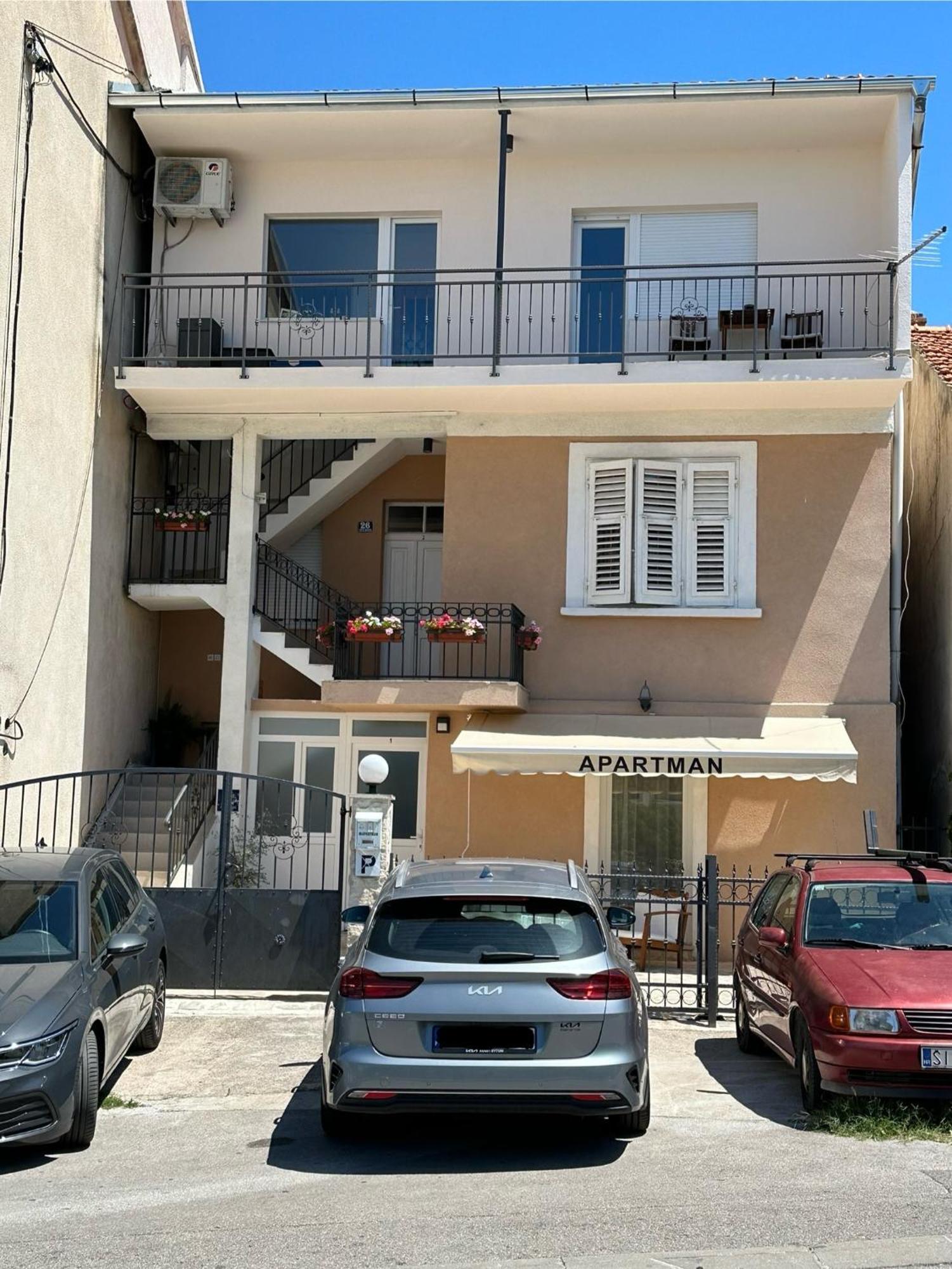 Apartment Bruno ชิเบนิก ภายนอก รูปภาพ