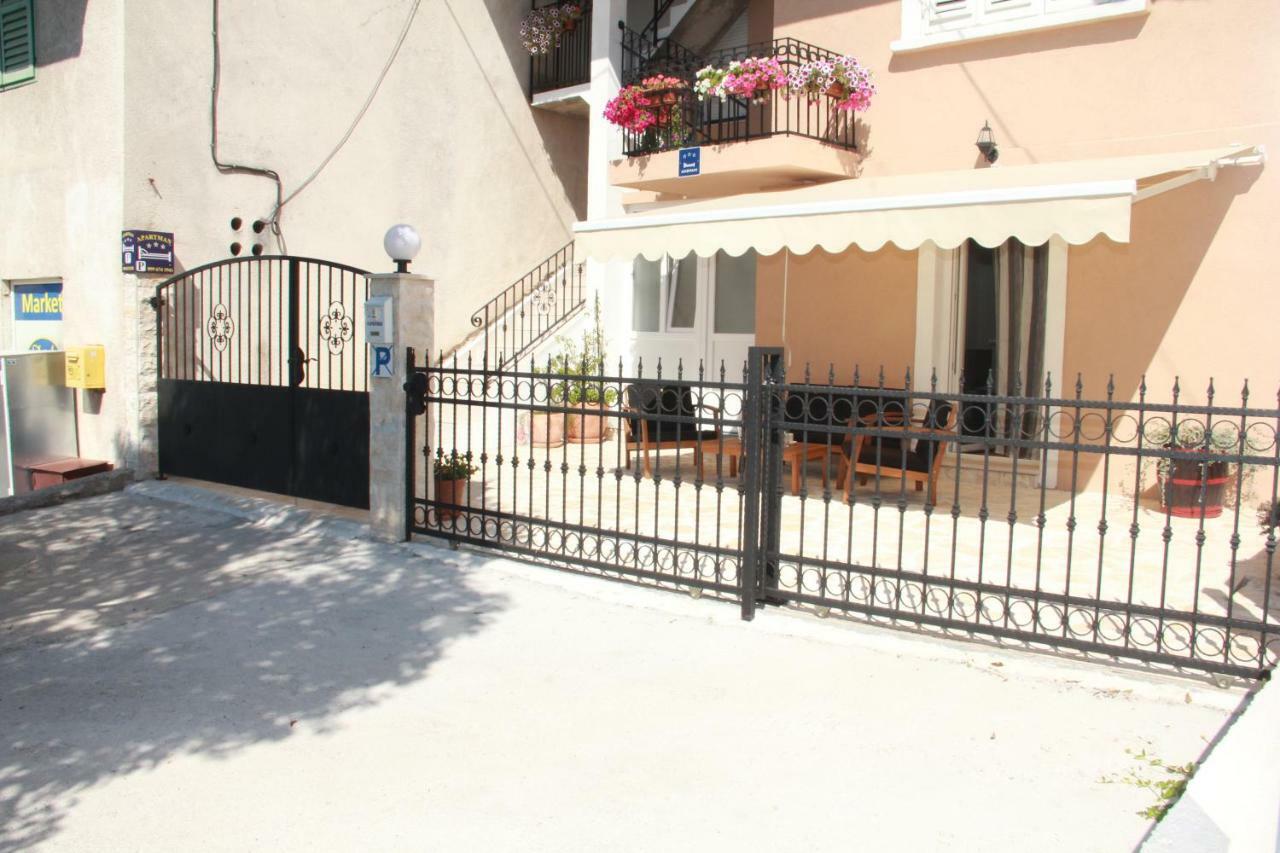 Apartment Bruno ชิเบนิก ภายนอก รูปภาพ