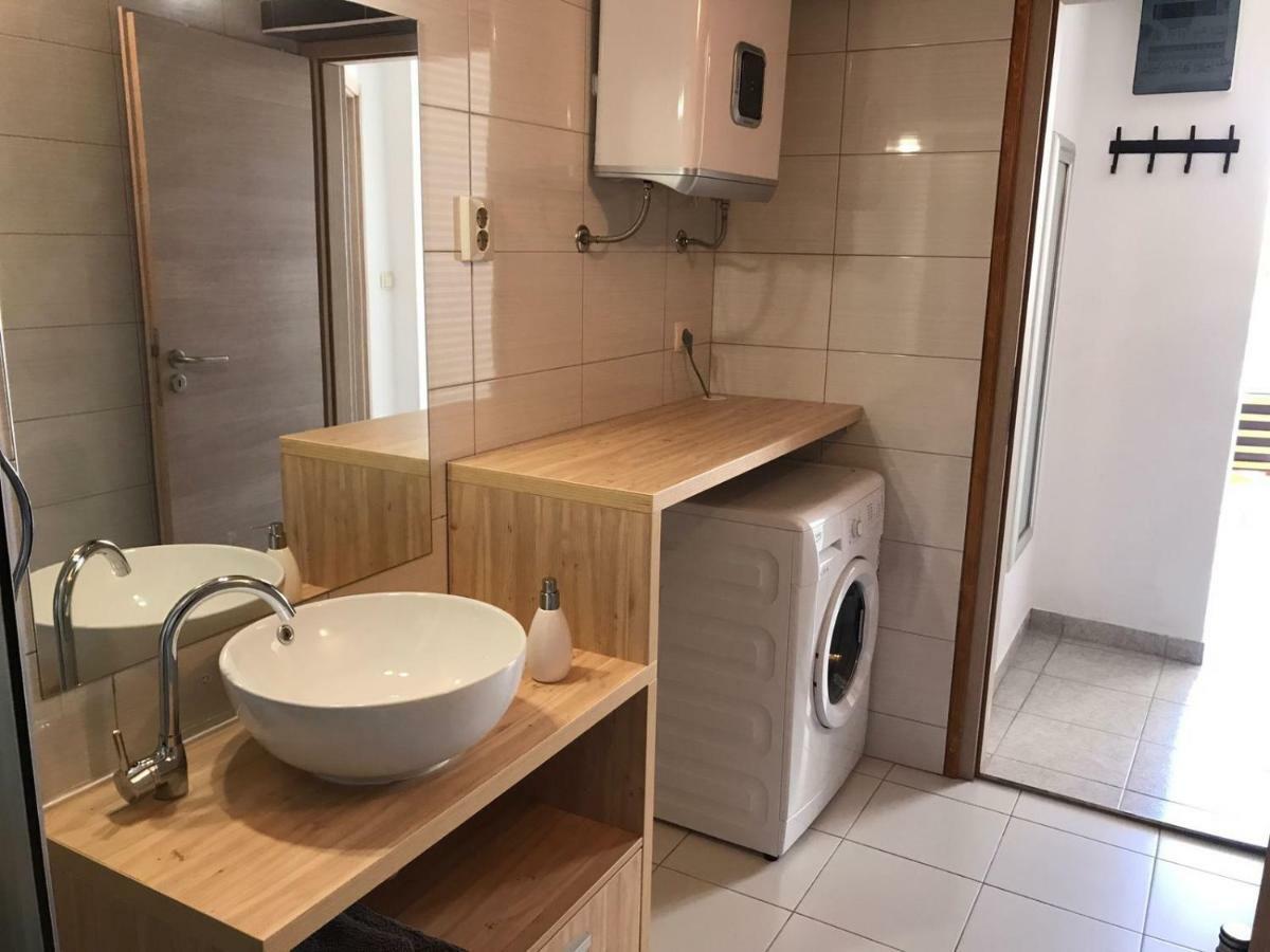 Apartment Bruno ชิเบนิก ภายนอก รูปภาพ